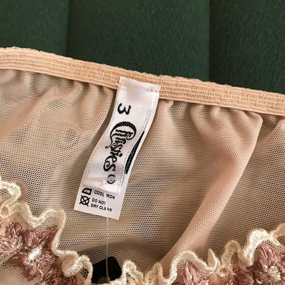 Christie’s Lingerie Set - Picture 11 of 13